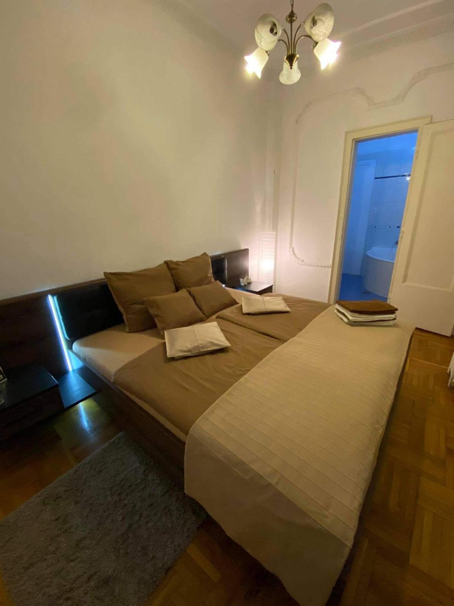 Apartment And Rooms Heart Of The City 부다페스트 외부 사진
